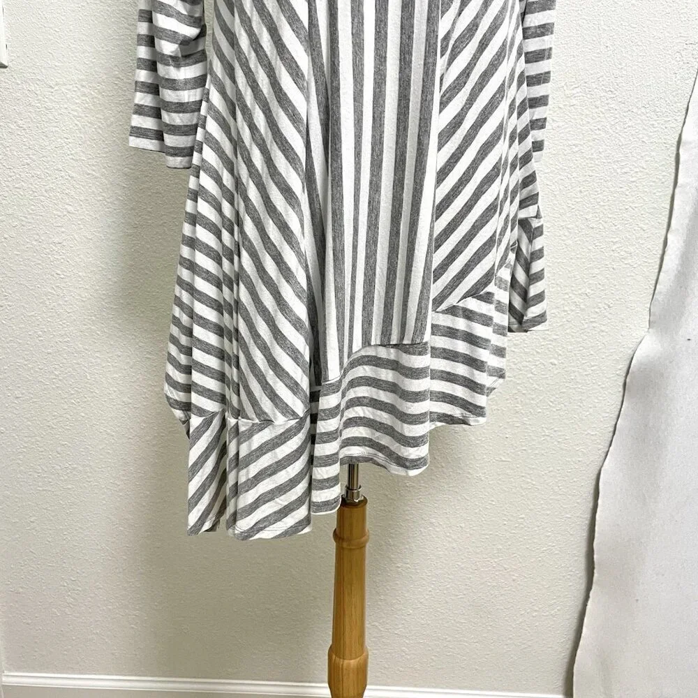 Comfy USA Striped Tunic Top Asymmetrical Jersey Knit Gray White size Medium